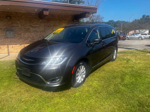 2018 Chrysler Pacifica for sale at Murdock Used Cars in Niles MI