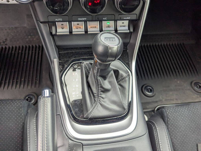 2025 Toyota GR86 Premium