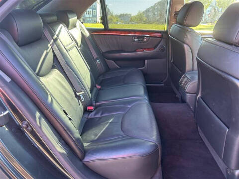 2004 Lexus LS 430