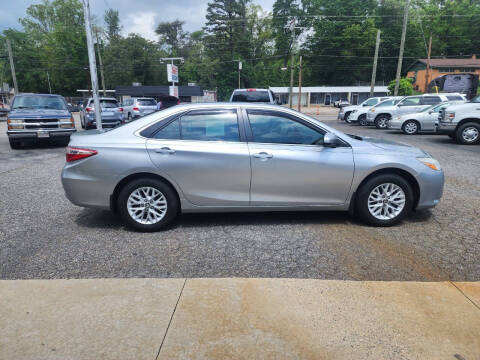 2017 Toyota Camry LE