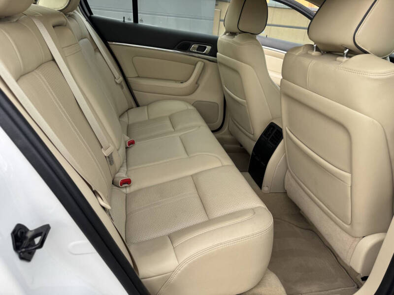 2011 Lincoln MKS