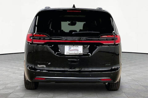 2027 Chrysler Pacifica Limited
