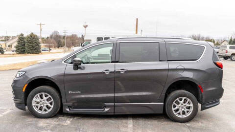 2021 Chrysler Pacifica Touring L