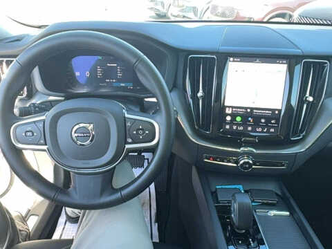 2025 Volvo XC60 B5 Core Dark Theme