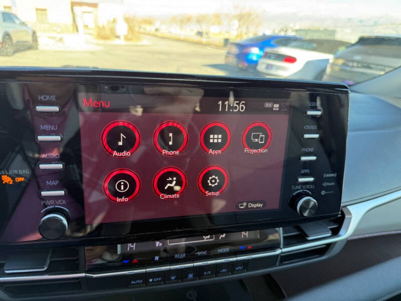 2024 Toyota Sienna LE 8-Passenger