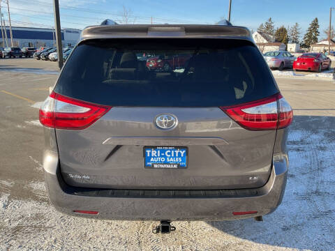 2015 Toyota Sienna LE 8-Passenger