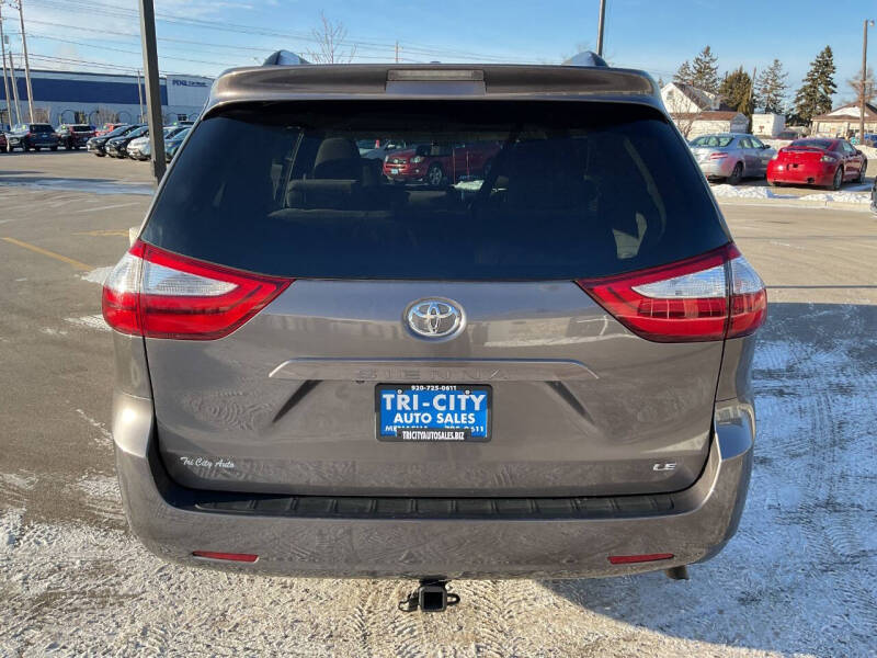 2015 Toyota Sienna LE 8-Passenger