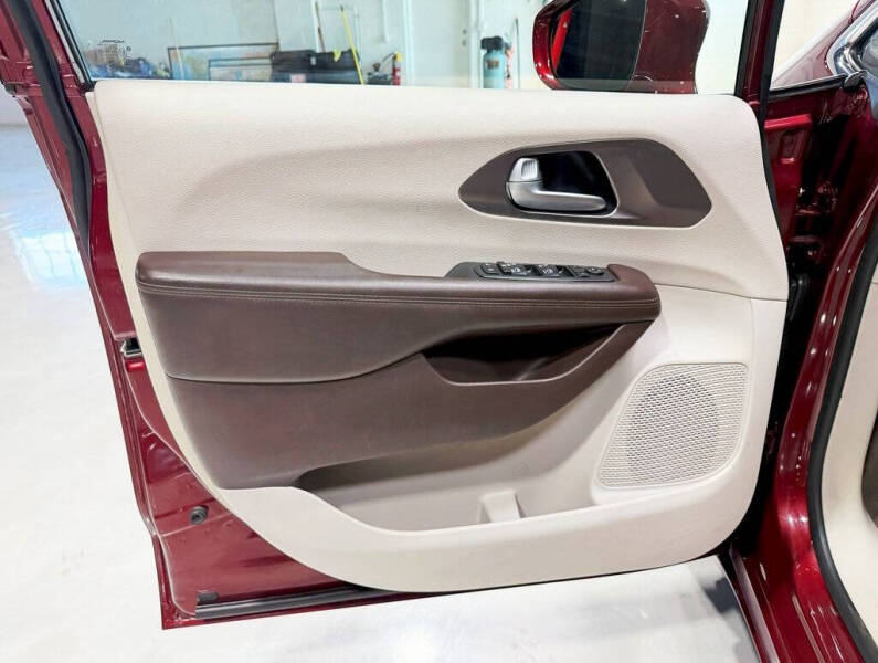 2018 Chrysler Pacifica Touring L Plus