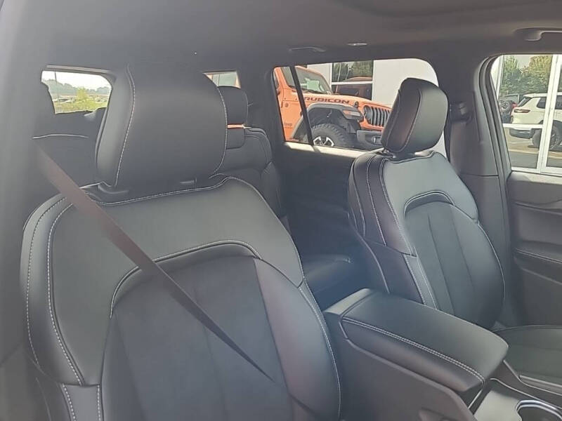 2025 Jeep Grand Cherokee L Altitude X