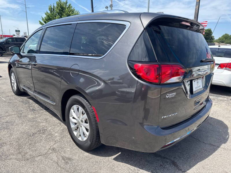 2018 Chrysler Pacifica Touring L