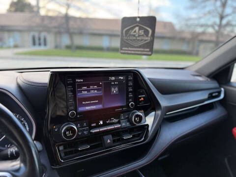 2022 Toyota Highlander XSE