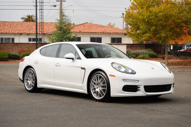2015 Porsche Panamera 4