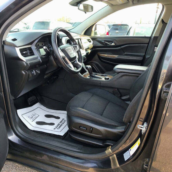 2017 GMC Acadia SLE-2