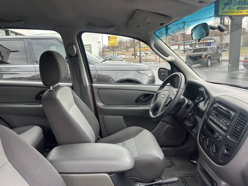 2003 Ford Escape XLS Popular