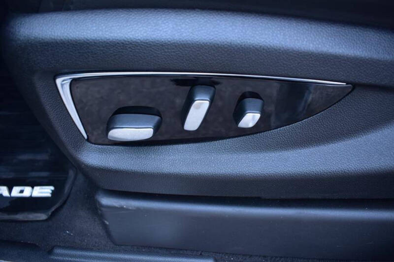 2018 Cadillac Escalade ESV Luxury