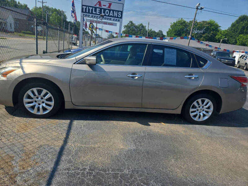 2014 Nissan Altima S's photo