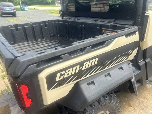 2025 Can-Am Defender Limited Cab HD10