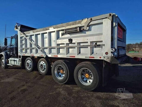 2017 Mack Granite