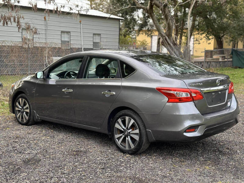 2019 Nissan Sentra SV photo 4