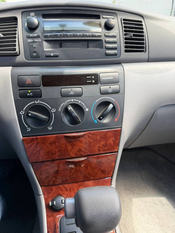 2004 Toyota Corolla