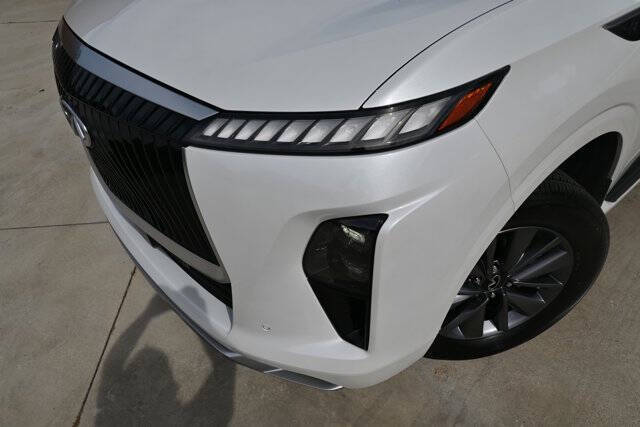 2025 Infiniti QX80 Pure