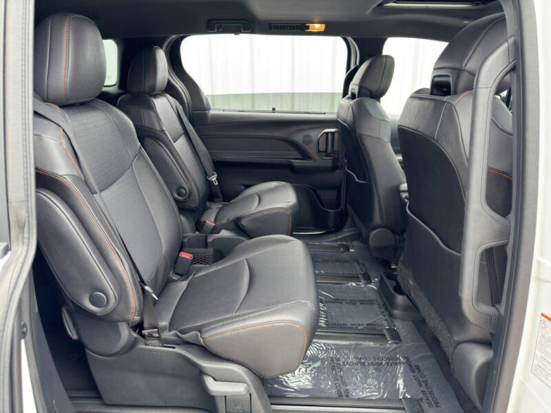 2024 Toyota Sienna XSE 7-Passenger