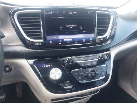 2022 Chrysler Pacifica Touring L
