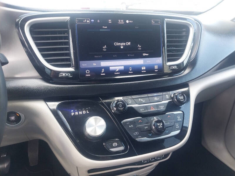 2022 Chrysler Pacifica Touring L