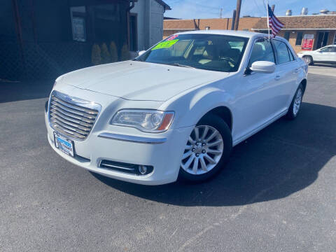 2013 Chrysler 300 for sale at STRUTHERS AUTO FINANCE LLC in Struthers OH