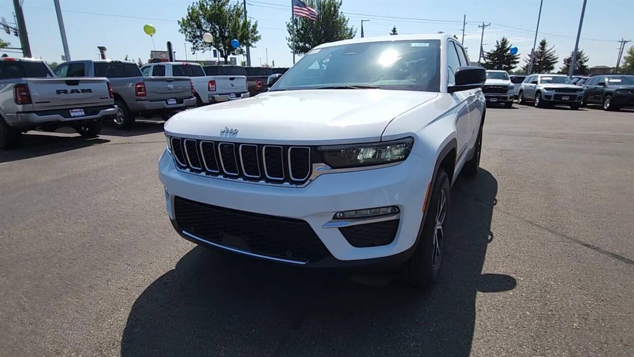 2024 Jeep Grand Cherokee for sale at Victoria Auto Sales in Victoria, MN