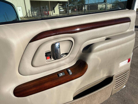 2000 Cadillac Escalade