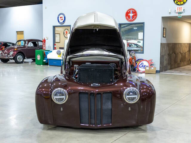 1947 Ford Custom