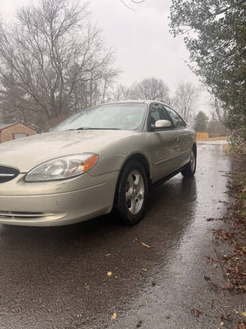 2003 Ford Taurus SE