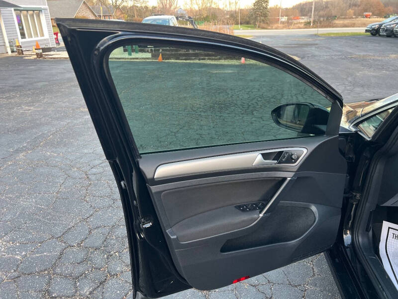 2016 Volkswagen Golf SportWagen TSI S