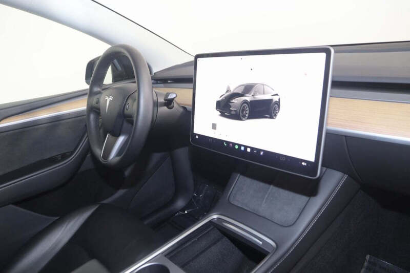 2025 Tesla Model Y Long Range