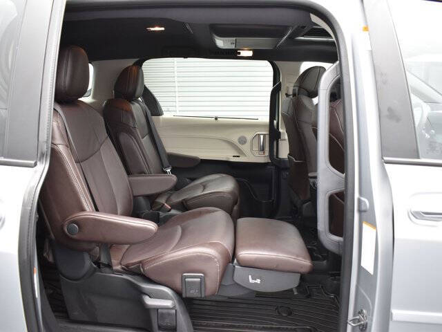 2024 Toyota Sienna Platinum 7-Passenger
