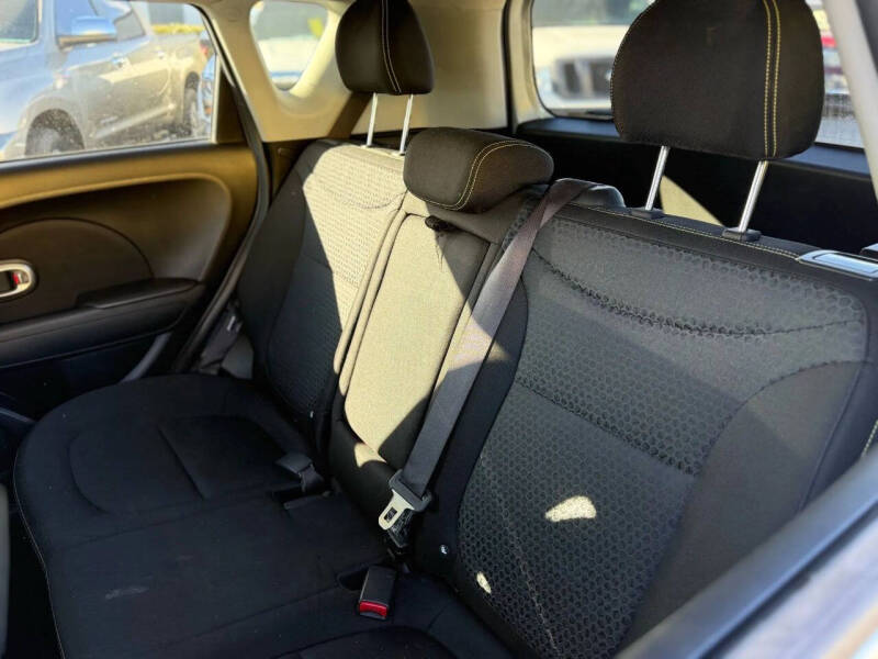 2016 Kia Soul +