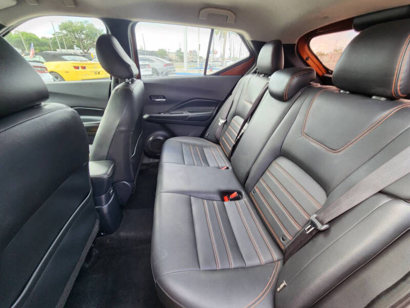 2020 Nissan Kicks SR