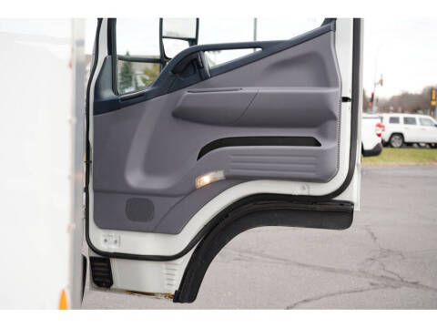 2015 Mitsubishi Fuso FE180