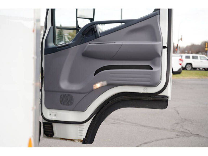 2015 Mitsubishi Fuso FE180