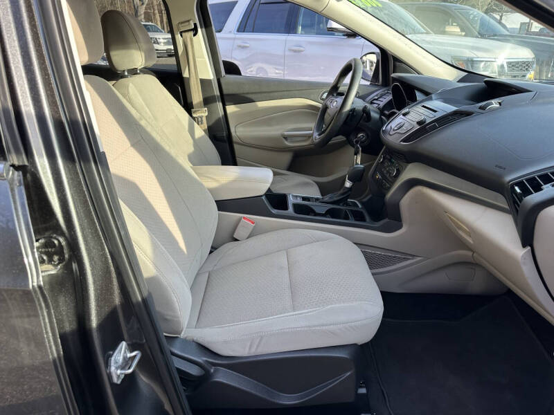 2017 Ford Escape SE - Photo 10