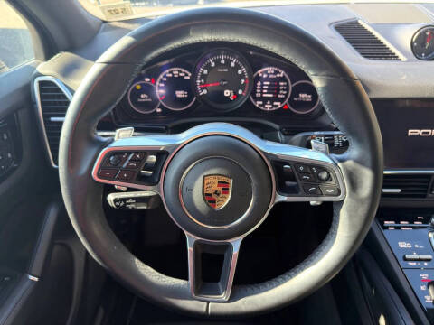 2022 Porsche Cayenne Platinum Edition