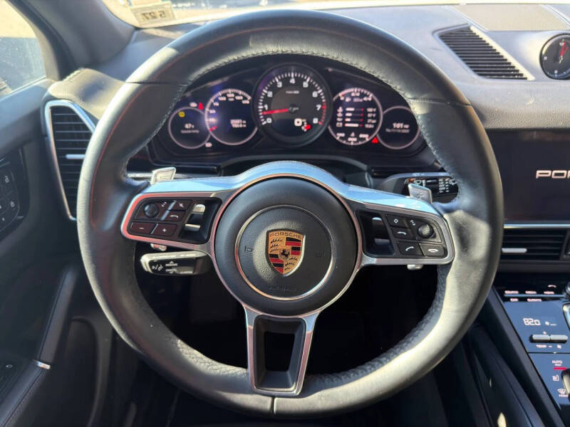 2022 Porsche Cayenne Platinum Edition