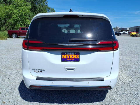 2024 Chrysler Pacifica Touring L