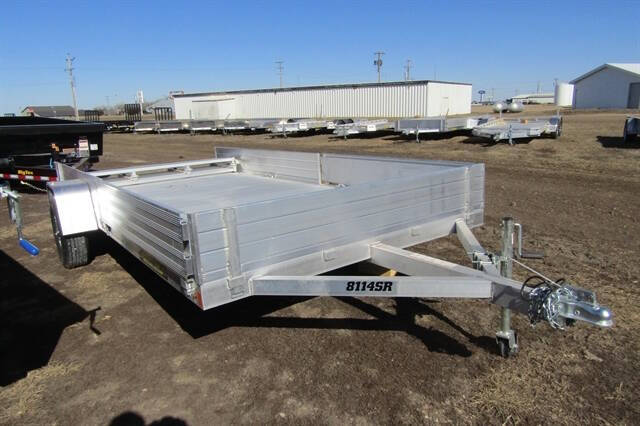 2025 Aluma 8114S-R-BT