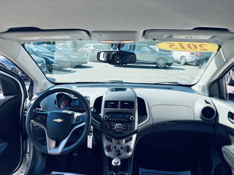 2015 Chevrolet Sonic LT Manual