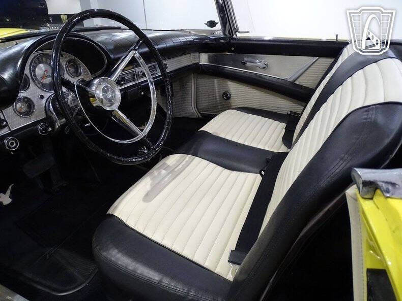 1957 Ford Thunderbird