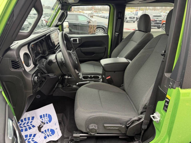 2025 Jeep Wrangler Sport