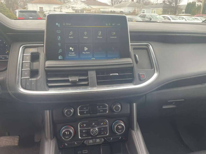 2024 Chevrolet Suburban LT