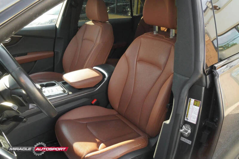 2019 Audi Q8 quattro Premium Plus 55 TFSI